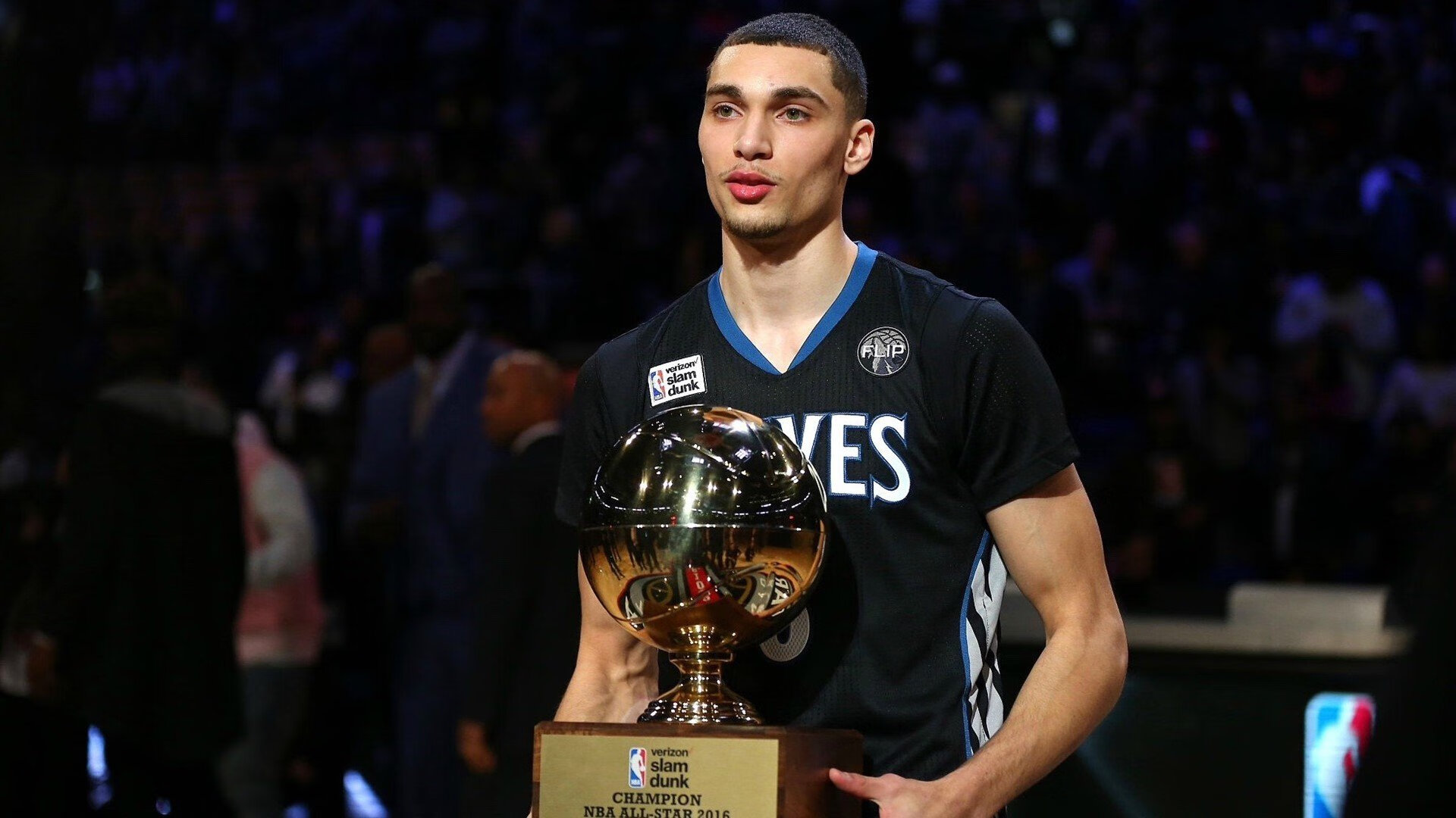 明日夏季联赛前瞻：塔图姆伤情更新，巴黎圣日耳曼冲击不败纪录